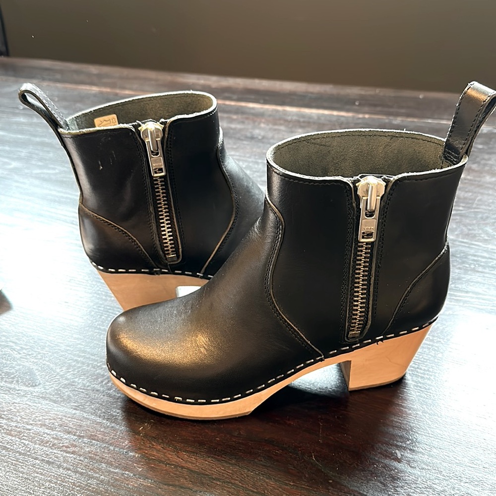 Swedish Hasbeens Zip it Emy Zipper Ankle Boot